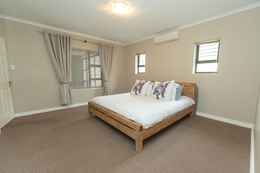 4 Bedroom Property for Sale in Lovemore Heights Estate Eastern Cape